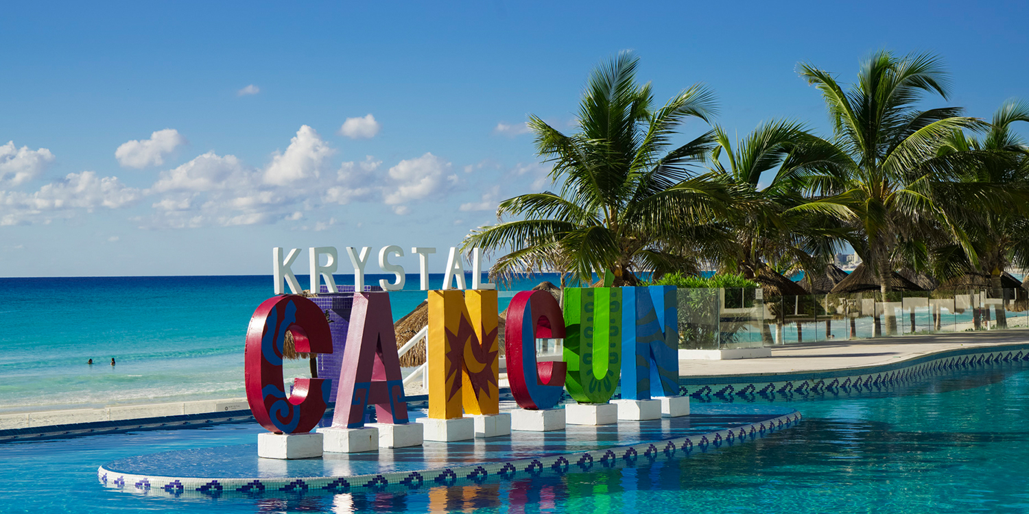 Krystal Cancún resort exterior with beach