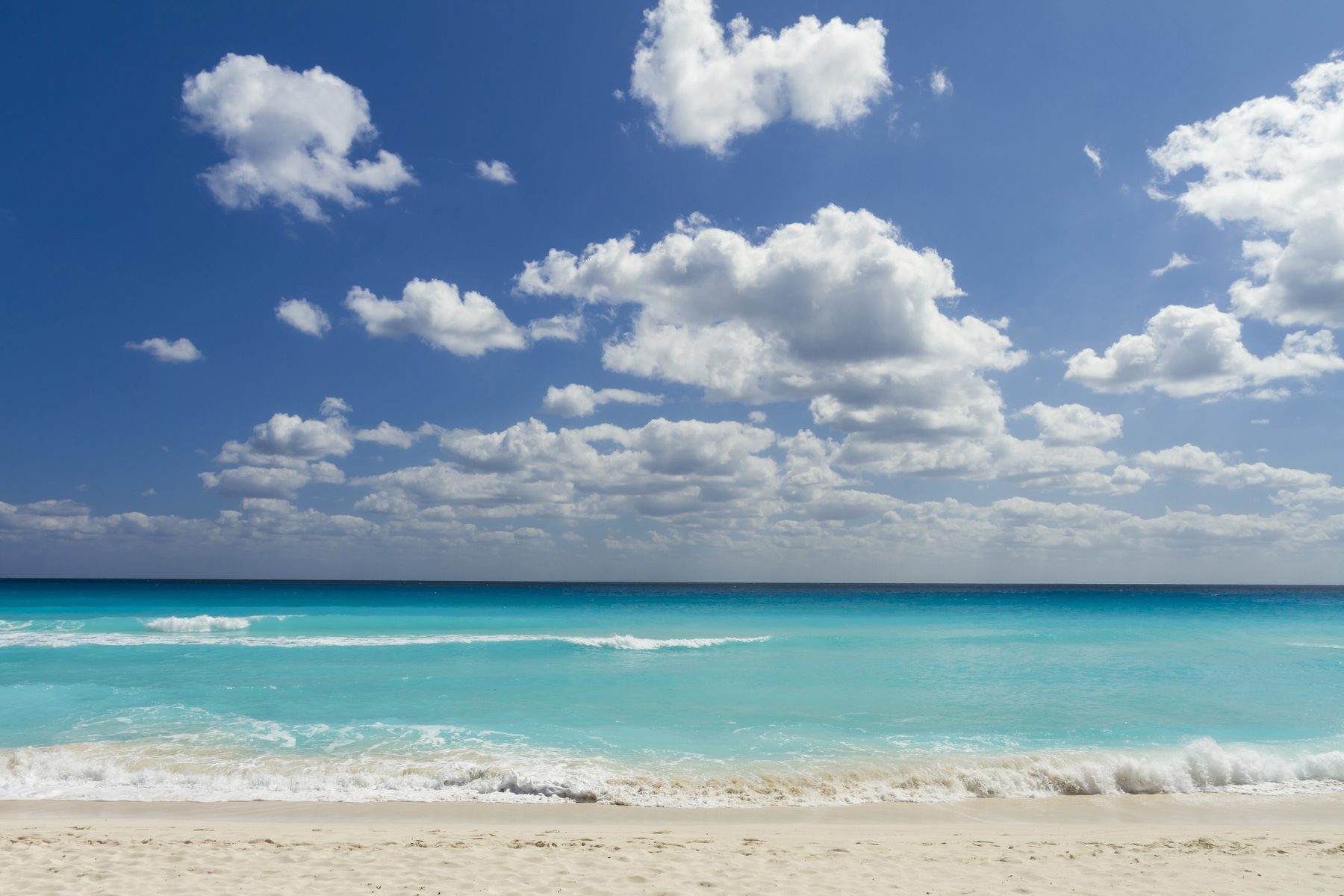 Sandos Cancún resort building